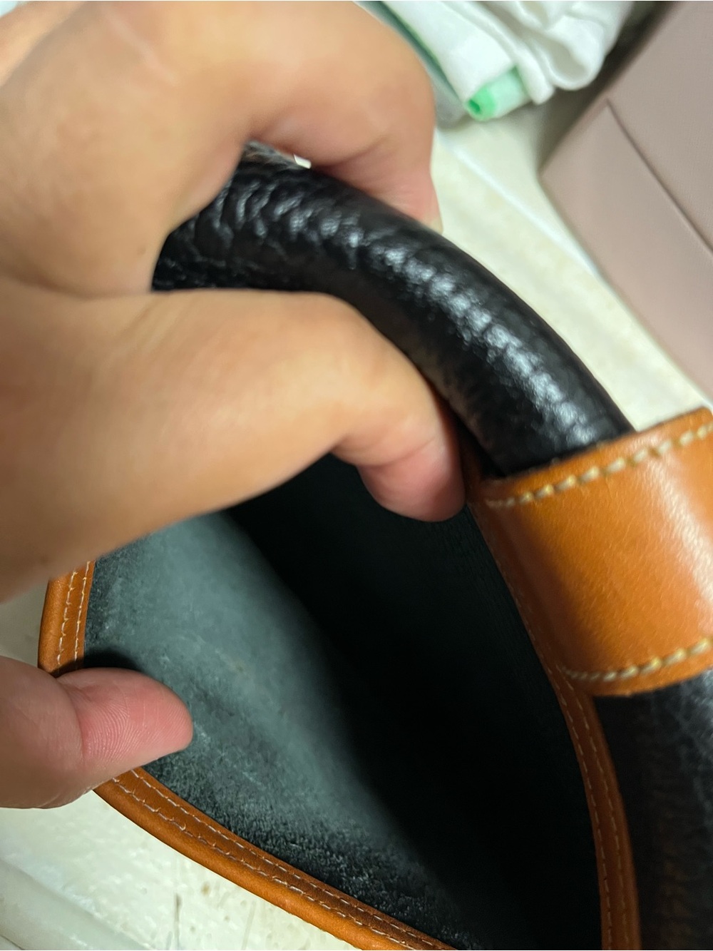 Dooney & Bourke All Weather Leather Saddle Crossbody Bag 70's 80's Collectors - Picture 9 of 16